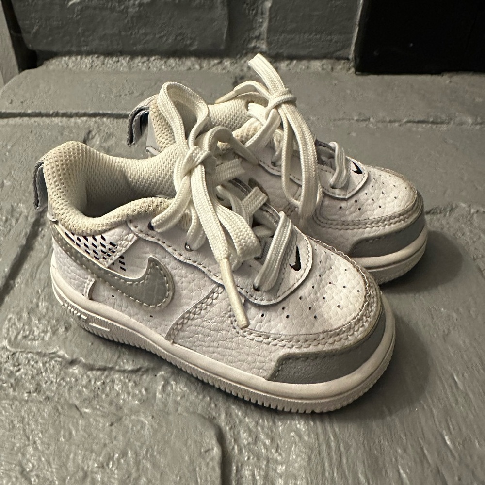 Nike Air Force 1 LV8 2 'White Wolf Grey' CK0830-100
